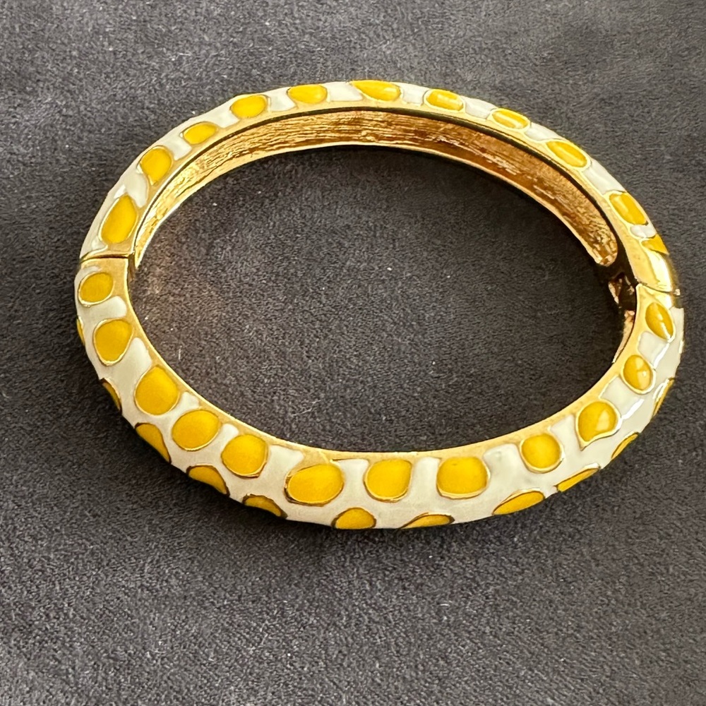 Kenneth Jay Lane 2006 Giraffe Print Bangle- Signed 2006 Yellow/White/Gol…